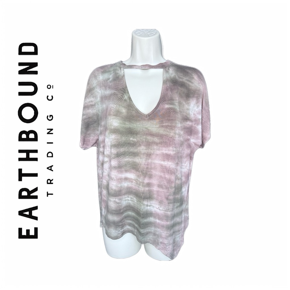 Earthbound Trading Co Boho Tie-dye, Asymmetrical, Keyhole Cutout T shirt. Small